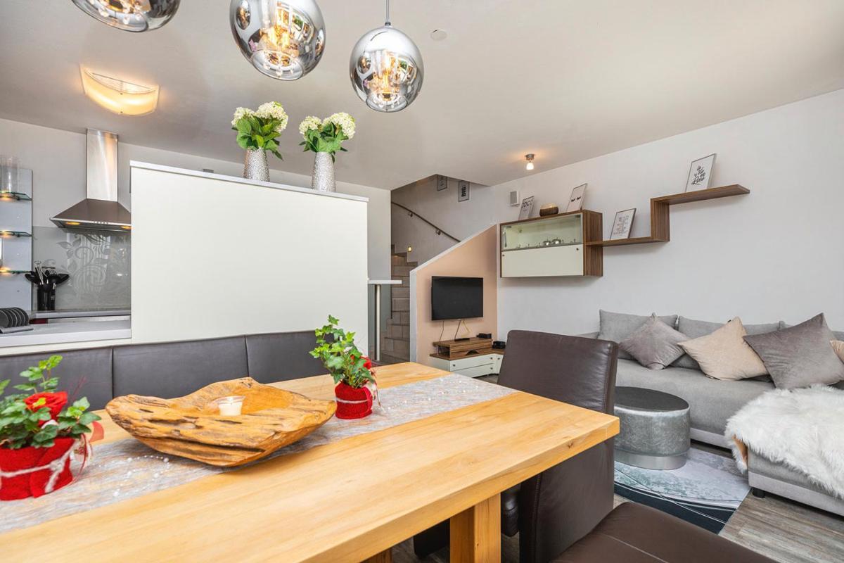 Enjoy One Apartment Altenmarkt im Pongau Ngoại thất bức ảnh